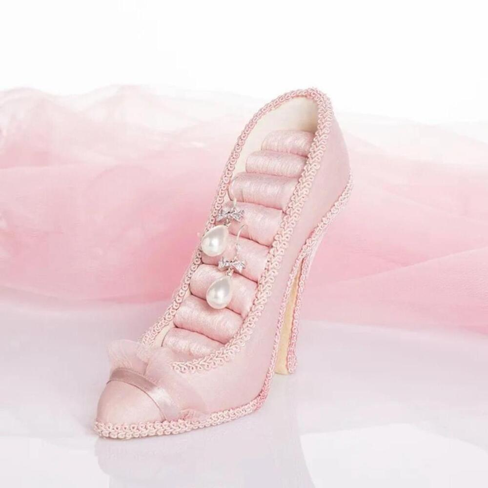 High Heel Shaped Jewelry Rack In Pink